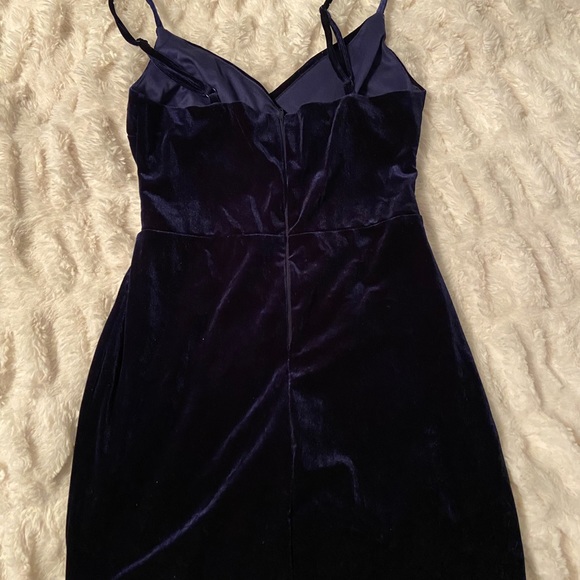 Navy Velvet Cutout Bodycon Dress - Picture 6 of 7